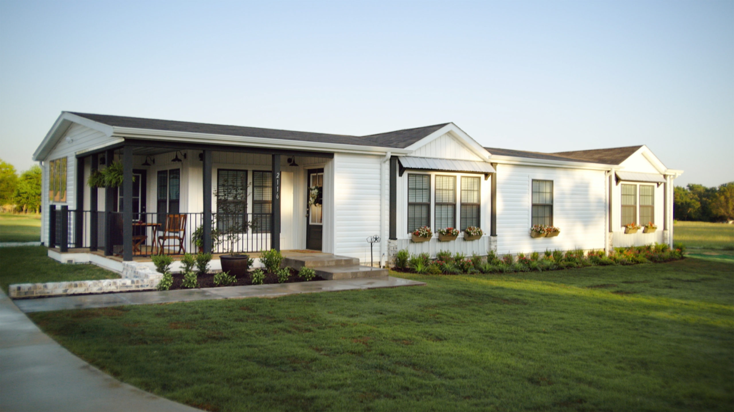 73AFH32663AH THE LULAMAE Buccaneer American Farm House