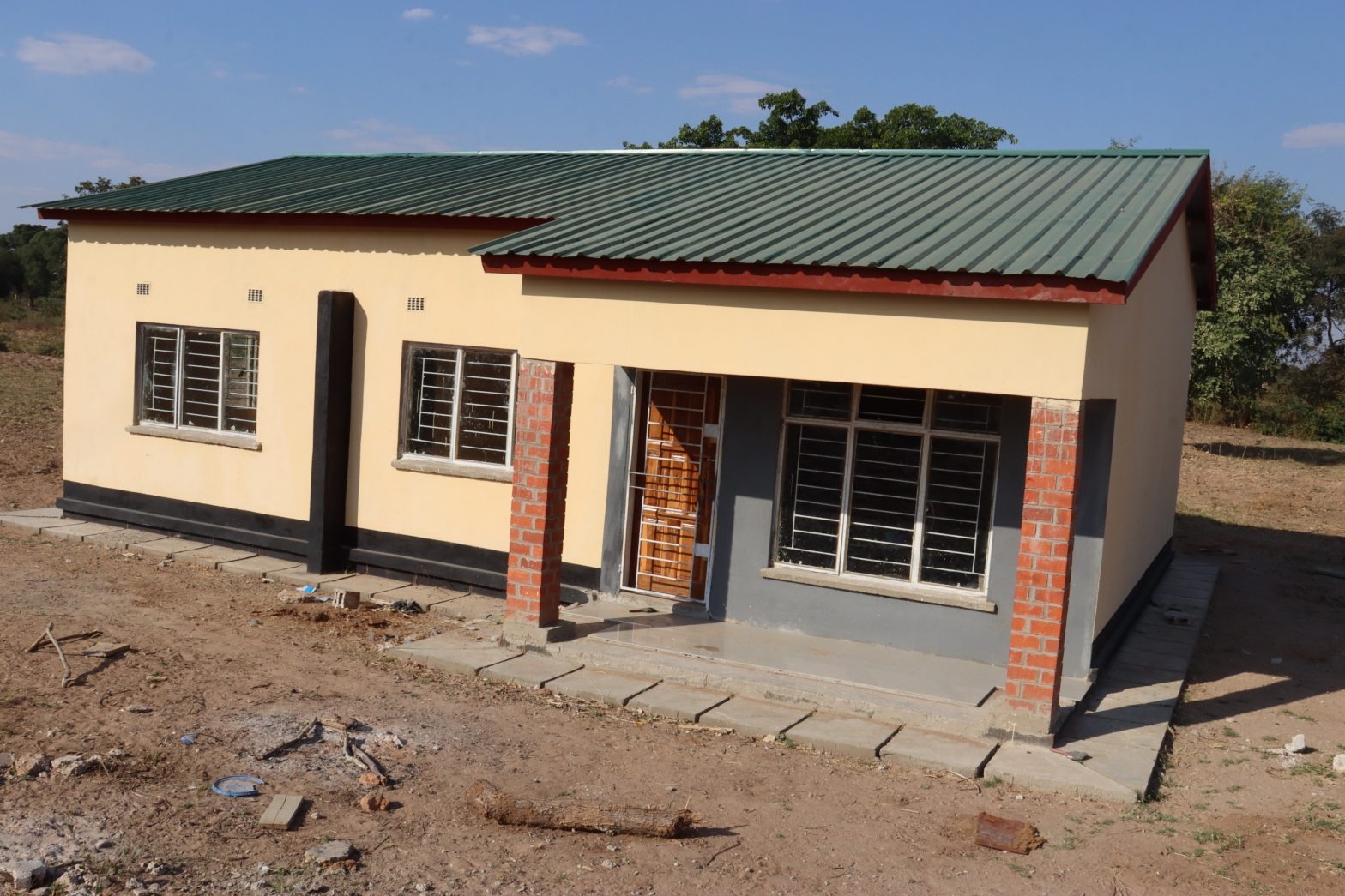 CDF PROJECT STATUS UPDATE 3 BEDROOM LOW COST STAFF HOUSE Namwala Town Council CDF PROJECT STATUS UPDATE 3 BEDROOM LOW COST STAFF HOUSE Namwala Town Council