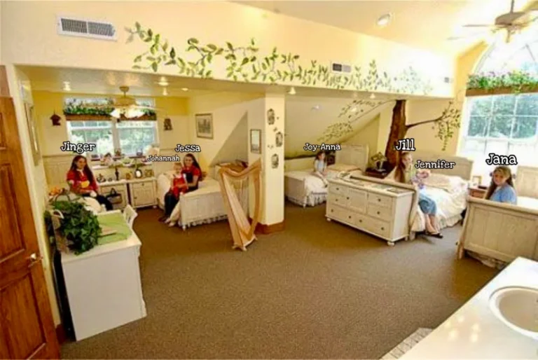 Duggar Sleeping Arrangements The Kids Had To Share Bedrooms And They Couldn t Sleep With The Opposite Gender R DuggarsSnark